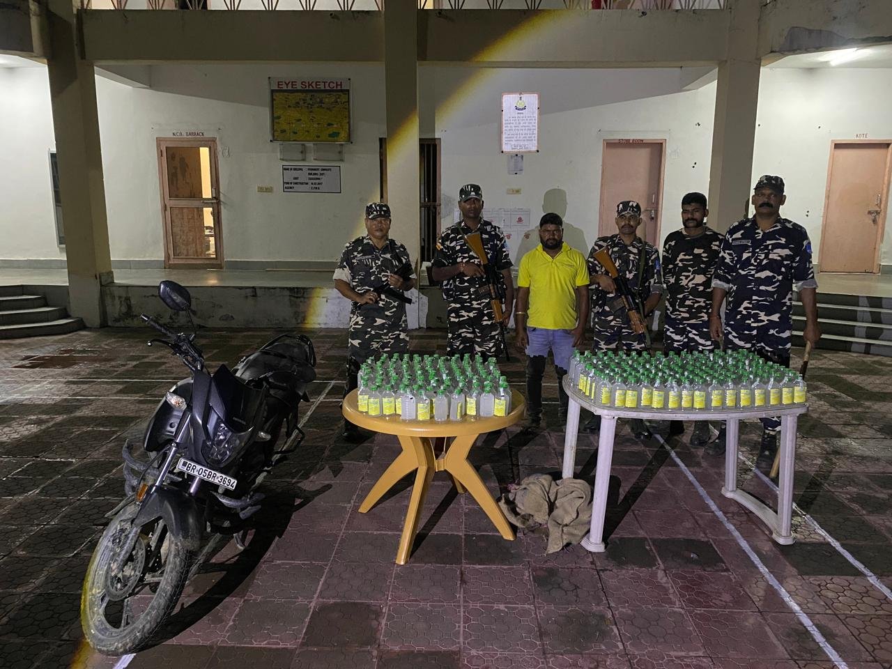 नेपाल से शराब की खेप लेकर घुसा भारत, SSB के नाके पर चढ़ा हत्थे